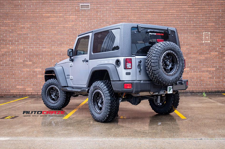 JEEP WRANGLER ANZA MATTE BLACK WITH ANTHRACITE RING